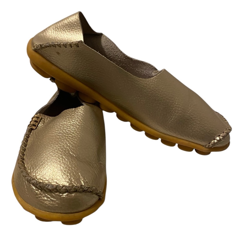 VenusCelia Leather Loafers. Gold Tone. Size 40 (9) Comfort Walking Boat Shoe.